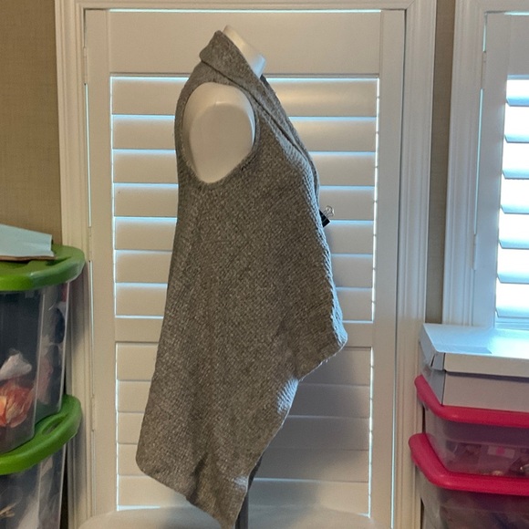 Old Navy Women's Gray Open Front Poncho - Picture 2 of 5